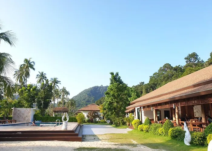 Koh Ngai Paradise Beach